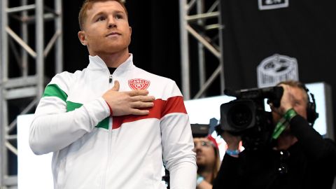 canelo alvarez donativo ninos cancer