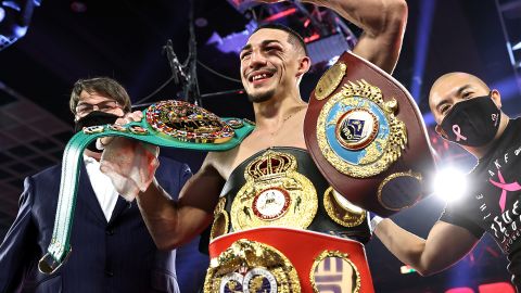Teofimo López, orgullo catracho y campeón mundial.