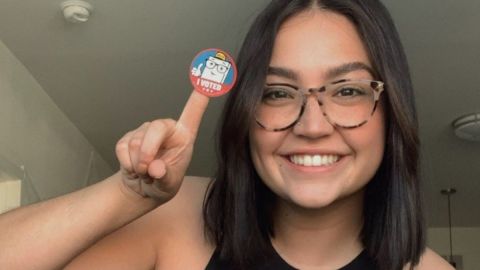 Emma Galligan ha tocado cientos de puertas como voluntaria para invitar a la gente a registrarse para votar.