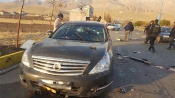 Mohsen Fakhrizadeh fue atacado en su automóvil con explosivos y disparos.