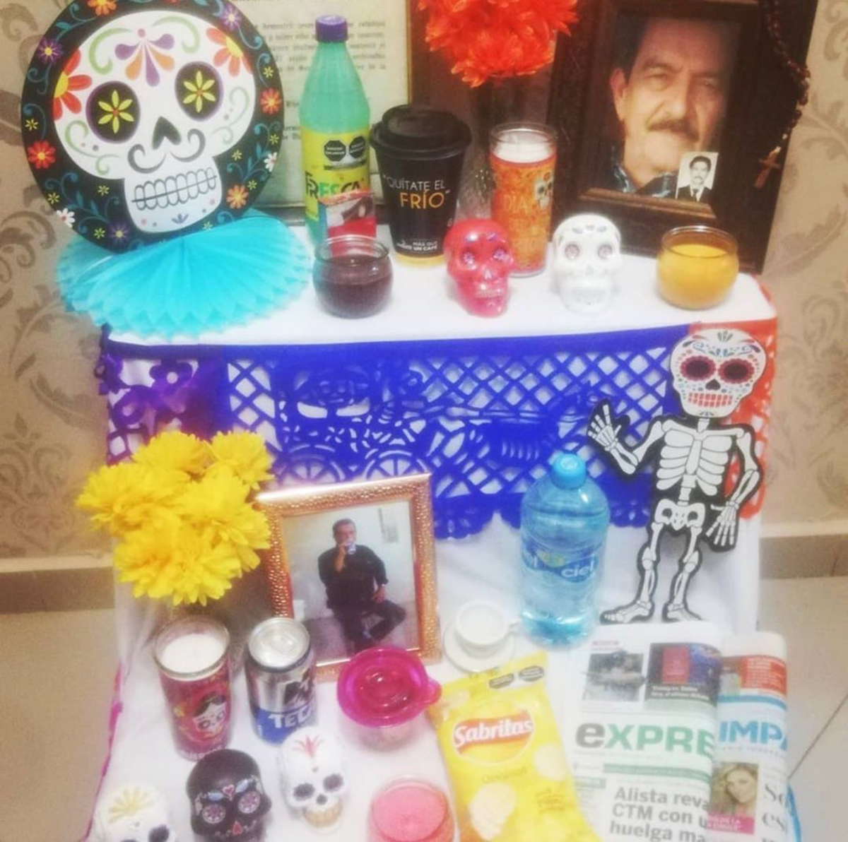 Hermanas y madre de Ana Patricia también hacen su altar de muertos