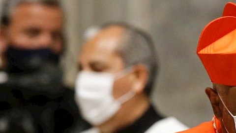 Wilton D. Gregory durante su ceremonia en El Vaticano