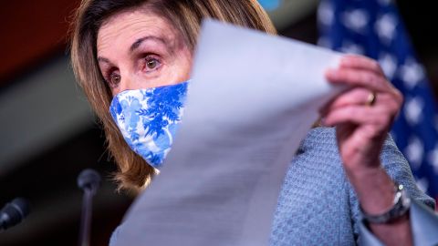 Nancy Pelosi dice que no quiere tener que esperar hasta finales de enero.