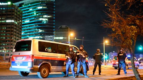 La Policía de Viena acordonó el centro de la ciudad.