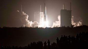 La sonda Chang'e-5 despegó este martes en un cohete Larga Marcha 5 a las 4:30 hora local.