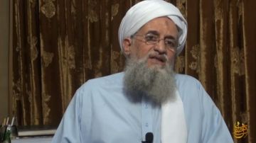 Al Zawahiri rechaza la escisión del Frente al Nusra de Al Qaeda en 2016.
