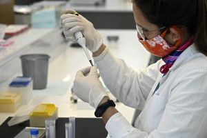Bamlanivimab, cómo es el primer medicamento diseñado contra la covid-19