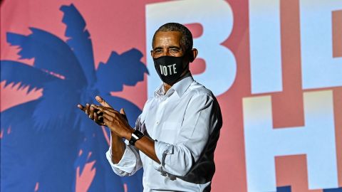 Obama está promocionando su nuevo libro "A Promised Land".