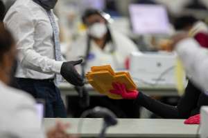 El mayor condado de Michigan certifica sus elecciones pese a un bloqueo republicano anterior