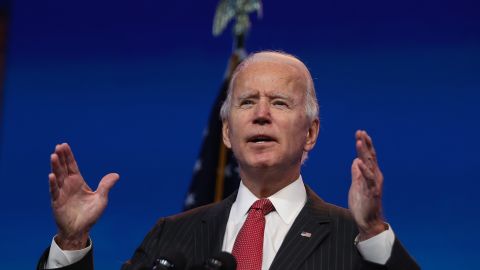 Biden continúa con sus asesores en el proceso de transición presidencial.