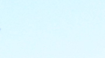 Los hijos de José Quintanilla (der.) muestran contentos lo que compraron ayer. / fotos: Jorge Luis Macías.