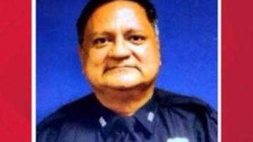 El policía Ernest Leal Jr., de 60 años, murió el viernes.