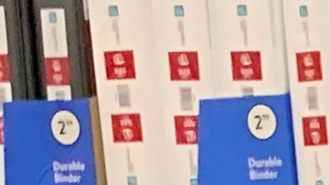 Diversas familias siguen una rutina de limpieza para protegerse al volver del supermercado.
