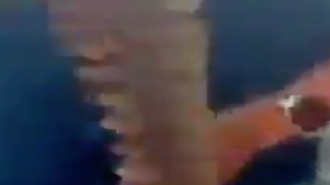 VIDEO: La Chonita, sicaria de La Familia Michoacana muestra armas que le quitaron al CJNG