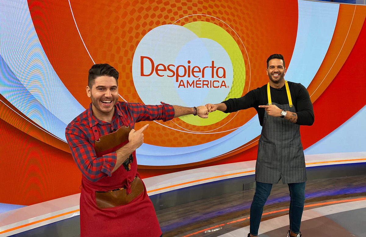 Sorpresa Chef Yisus Invita A Chef James A Su Cocina De Despierta America La Opinion