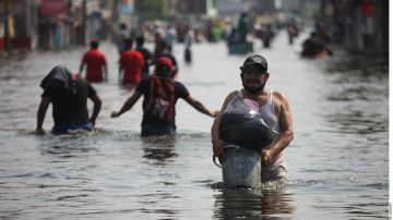 Ejército mexicano evacúa 10 mil personas en Tabasco por inundaciones