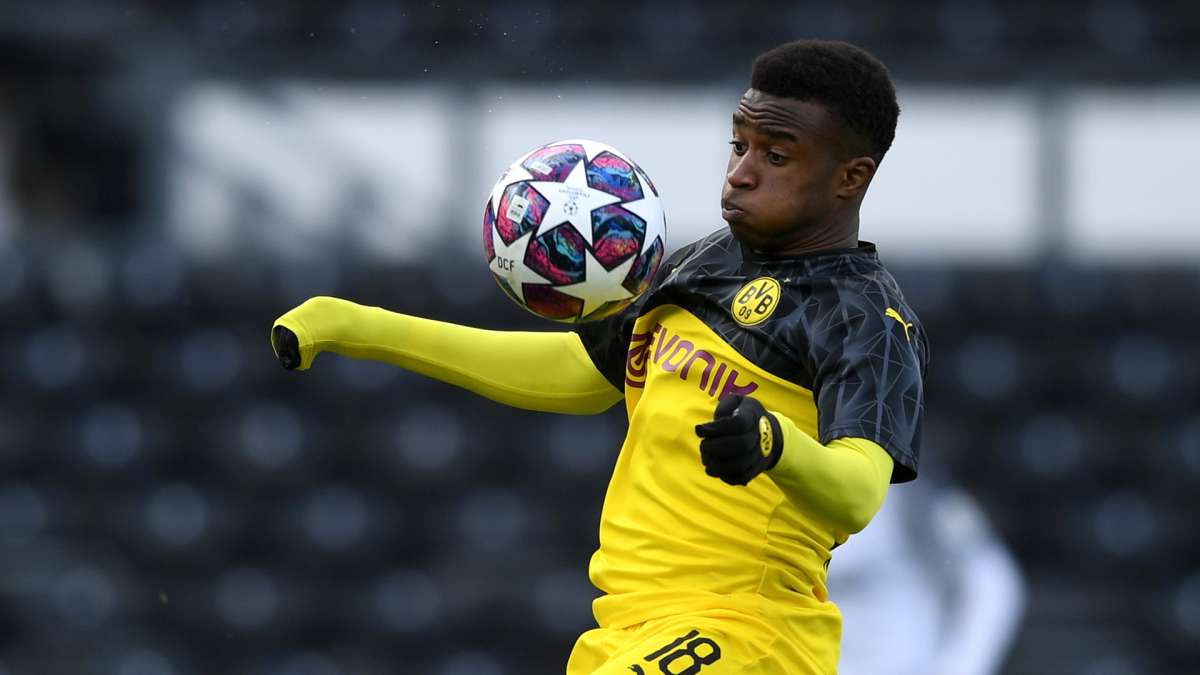 Youssoufa Moukoko La Nueva Joya De 15 Anos Que Firmo Un Patrocinio Por 11 Millones De Dolares La Opinion