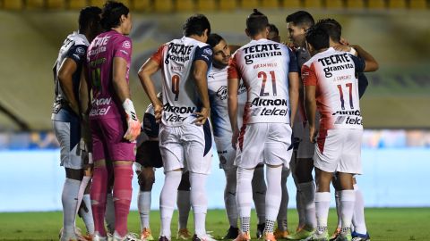 alineacion chivas necaxa