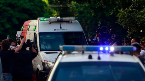 La ambulancia llegó poco tiempo después de la llamada.