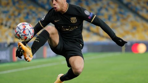 Sergiño Dest, una de las apuestas para el futuro en el Barcelona.