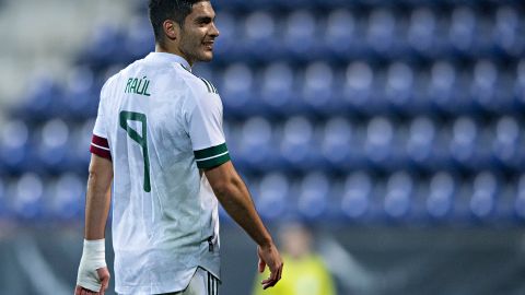 Raúl Jiménez no tuvo su precisión normal ante el marco rival.