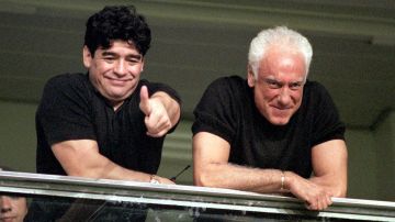 Maradona y Guillermo Coppola, inseparables por muchos años.