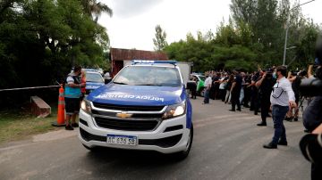 La policía argentina en el domicilio donde falleció Diego Maradona.