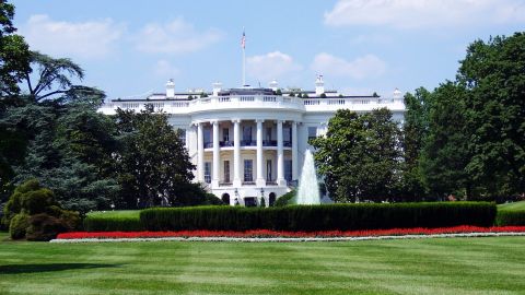 Astrólogos intentan descifrar quién ocupará la Casa Blanca.