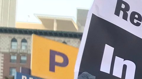 Refuse Fascism seguirá organizando protestas en defensa de la democracia.