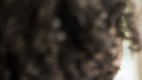 ¿Puede cumplir una niñera las mismas funciones si trabaja de manera virtual?