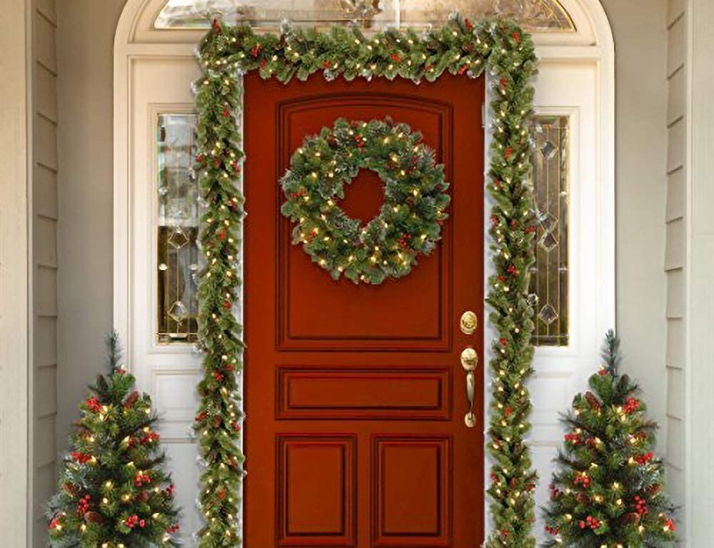 Suburbio Taxi distancia 6 opciones originales y económicas para decorar la puerta de tu casa en  Navidad - La Opinión