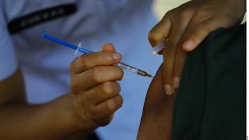 Novavax aplicará en México fase 3 de vacuna contra COVID-19.