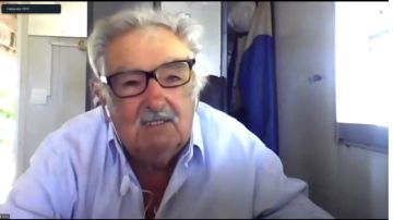 Ex presidente de Uruguay, José Mujica, participa en foro por los 2 años de gobierno de AMLO.