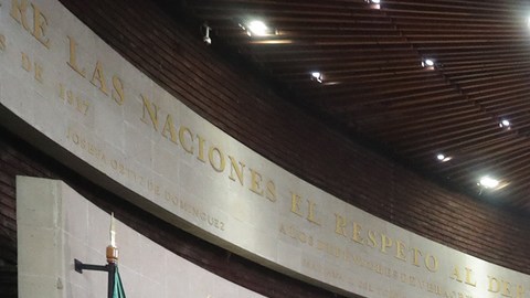Diputados en México aprueban regulación de agentes extranjeros.