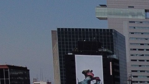 Ciudad de México desolada por cancelación de festejos del año nuevo.