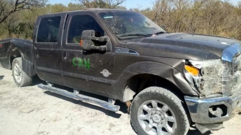 FOTOS: Cártel del Noreste abandona troca con drogas y armas tras enfrentamiento
