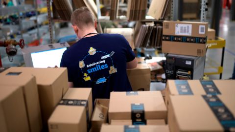 El Fiscal de California quiere verificar si Amazon ha protegido a los trabajadores esenciales.