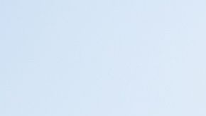 Morgues temporales en trailers como el mostrado han sido alistados en California.