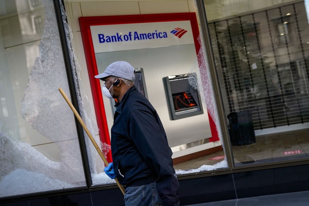 Bank of America will help its employees achieve financial goals