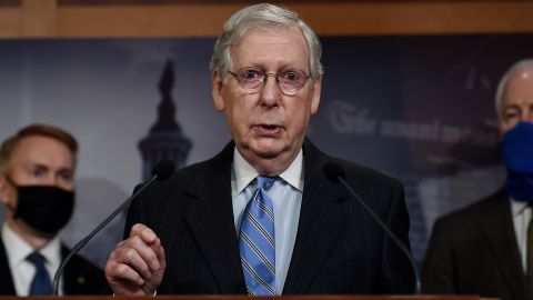 El líder republicano en el Senado, Mitch McConnell ganó las elecciones y continuará en su cargo.