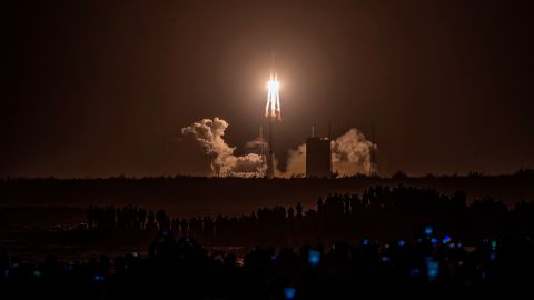 La mujer de 24 años es comandante del programa de exploración espacial Chang'e-5.