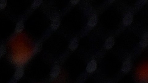 Tony Ferguson lanza una patada contra Charles Oliveira en el UFC 256.