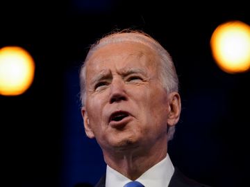 Biden también elogió los esfuerzos de los funcionarios electorales.