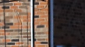 Agentes del orden investigan la casa que pertenece a Anthony Quinn Warner, en Nashville.