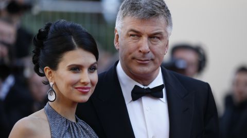 Alec Baldwin junto a su esposa Hilaria.