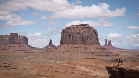 El primer monolito fue hallado en el desierto de Utah.