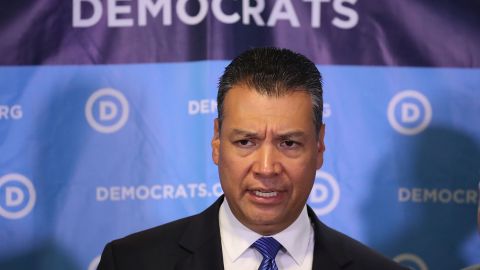 El demócrata hijo de migrantes será el primer Senador latino de California.