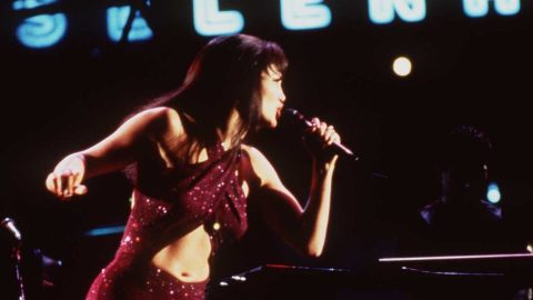 Jennifer Lopez como Selena Quintanilla