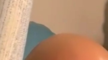 Doctor Juan Rivera se pone la vacuna contra el COVID-19