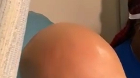Doctor Juan Rivera se pone la vacuna contra el COVID-19